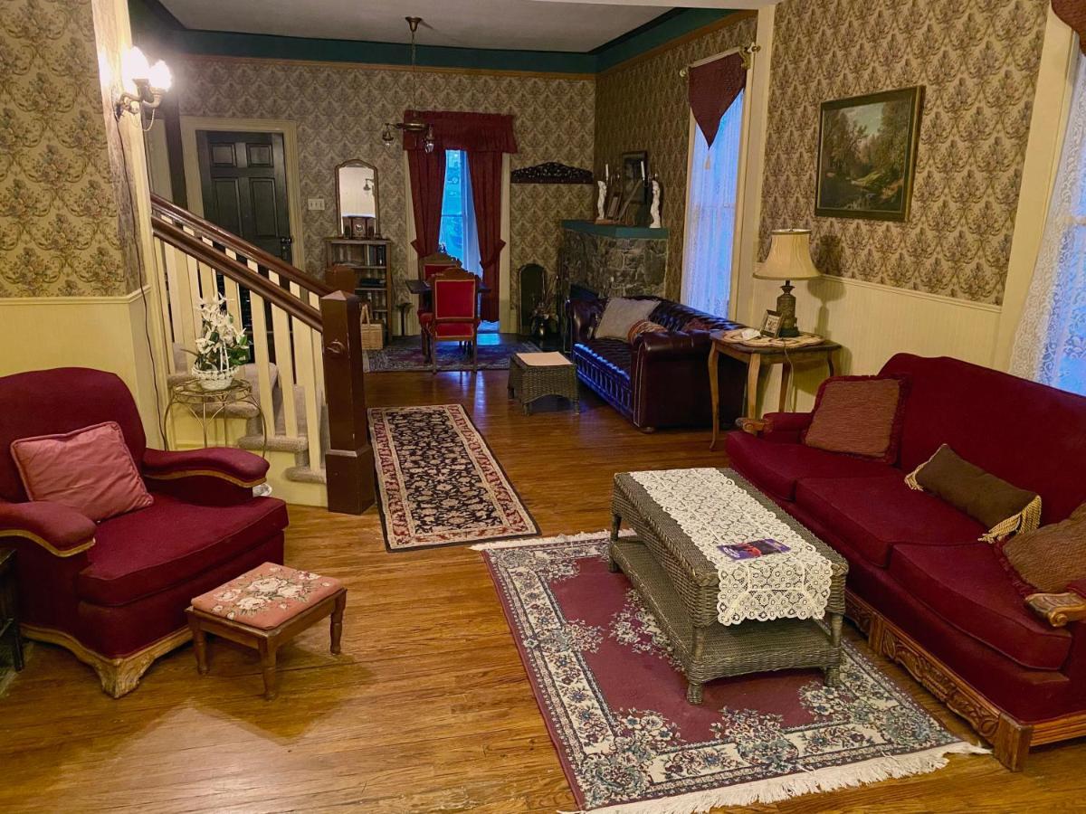 Pansy'S Parlor Bed & Breakfast Golden Exterior photo
