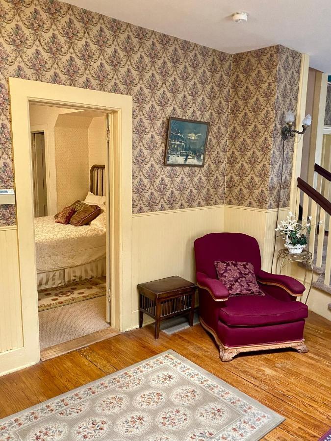 Pansy'S Parlor Bed & Breakfast Golden Exterior photo